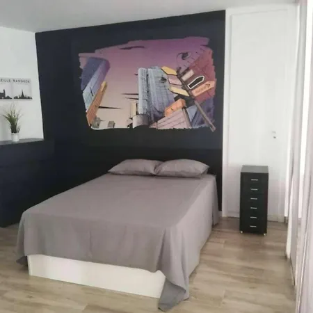 Elegant In With Shared Pool 74 M² Apartament