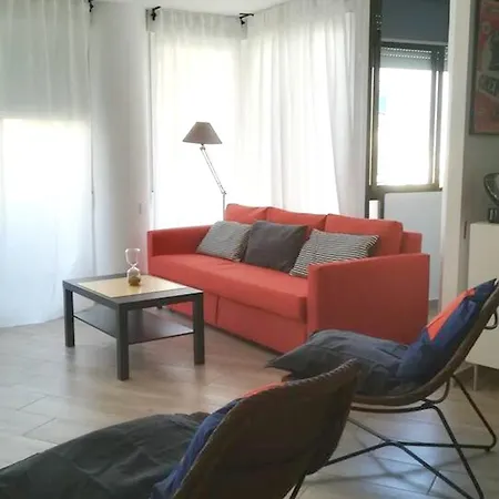 Elegant In With Shared Pool 74 M²