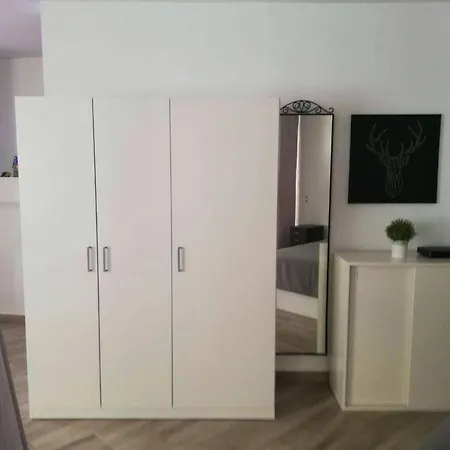 Elegant In With Shared Pool 74 M² Appartamento *